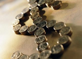 O que Charles Munger, braço direito de Warren Buffett, tem em comum com Donald Trump? Contamos em 3 tópicos!