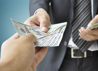 Os 4 erros que as pessoas mais cometem ao pegar um empréstimo financeiro