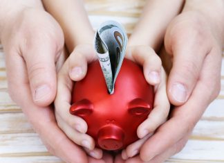 Educar financeiramente os filhos – você está fazendo isso certo?