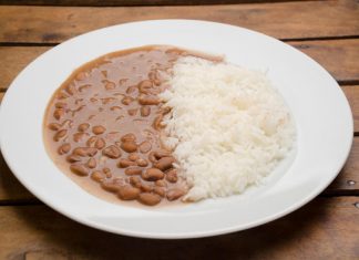 Arroz e feijão aumentou? Saiba como escolher alimentos mais baratos