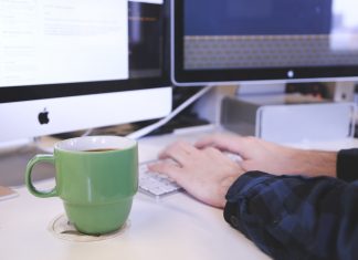 Descubra como ganhar dinheiro com um home based ganhar dinheiro com um home based