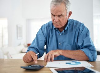 A maioria dos aposentados quer continuar trabalhando. Saiba como se aposentar rico como se aposentar rico