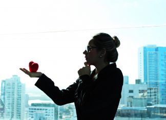 Monja Coen indica 6 reflexões para quem quer ter sucesso na jornada empreendedora sucesso na jornada empreendedora