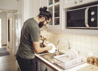 Leia o guia financeiro para sair da casa dos pais mais rápido de todos os tempos guia financeiro para sair da casa dos pais