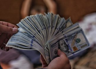 Já pensou em como os ricos se comportam? A gente tem 5 respostas como os ricos se comportam