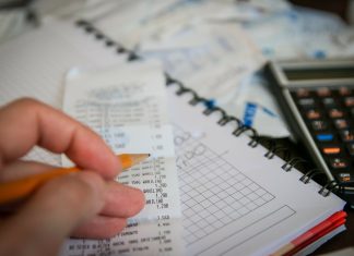 como economizar dinheiro todo mês